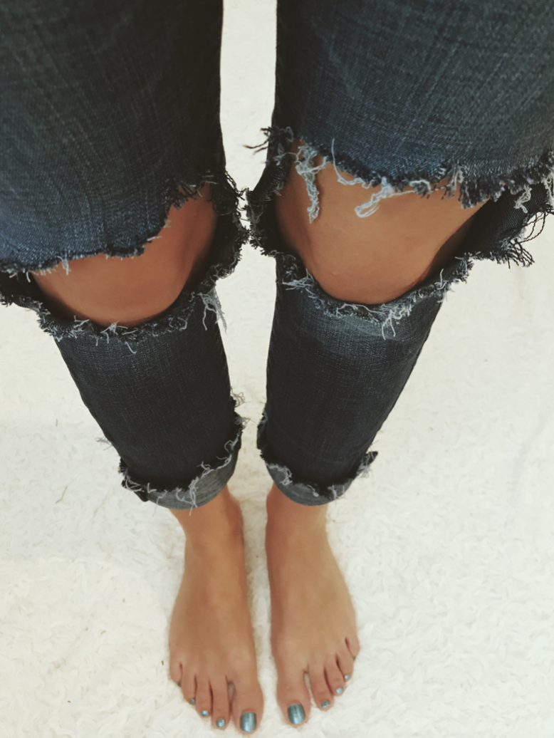 How You Need to Distress your Thrift Store Jeans - By Annabelle Rose