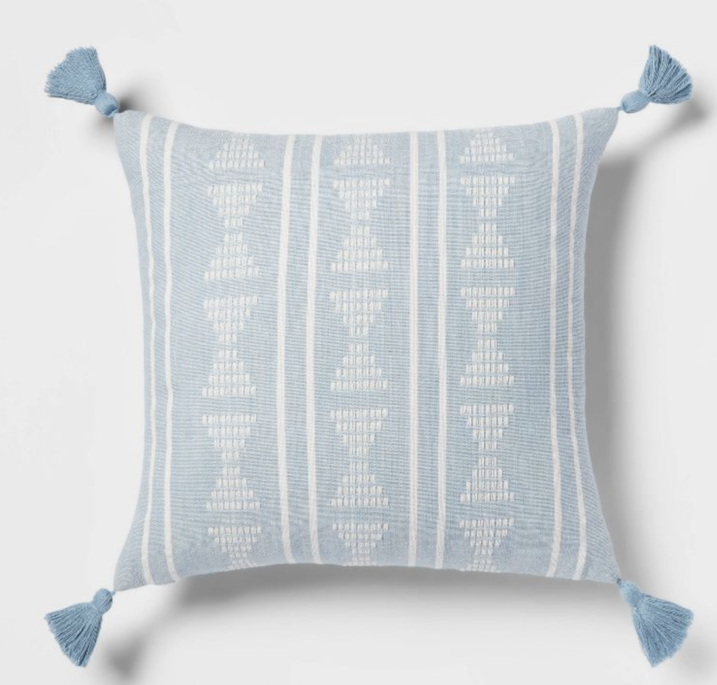 INSANELY CUTE COASTAL LIVING ROOM DECOR FROM TARGET
