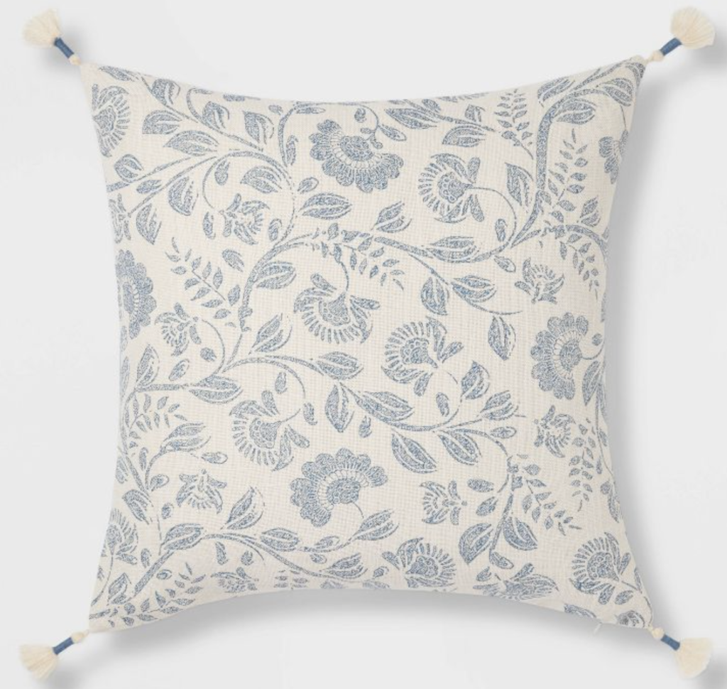 INSANELY CUTE COASTAL LIVING ROOM DECOR FROM TARGET