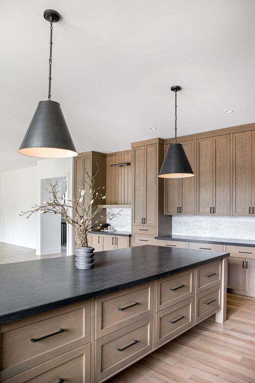 6+ INSANELY GORGEOUS KITCHEN IDEAS WITH BLACK COUNTERTOPS WE LOVE