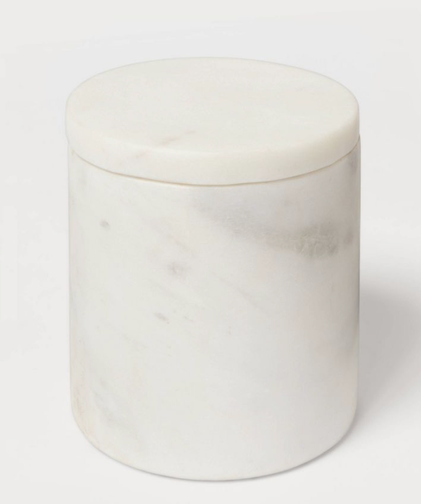 how to decorate bathroom shelves