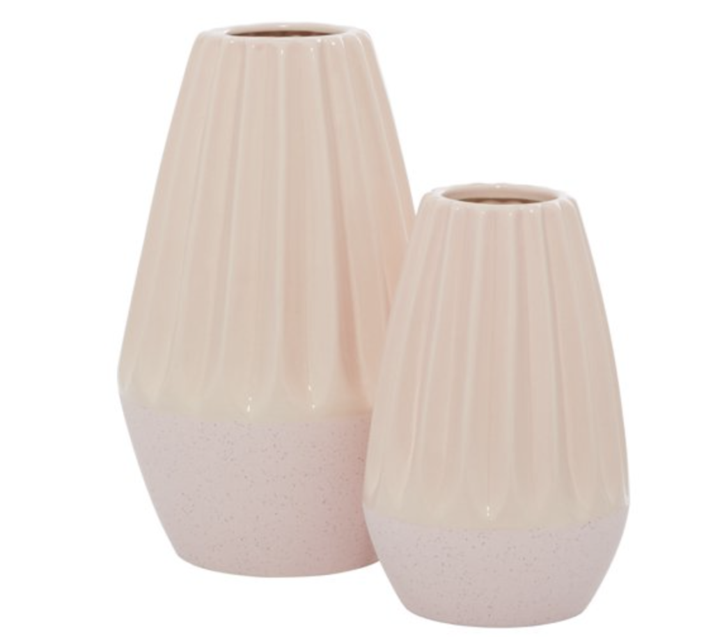 how to decorate bathroom shelves