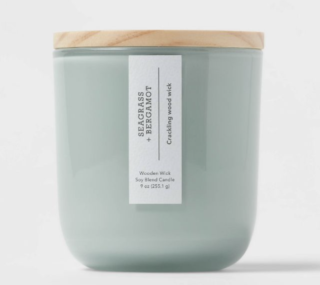 how to decorate bathroom shelves