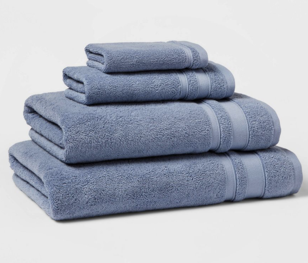 how to decorate bathroom shelves