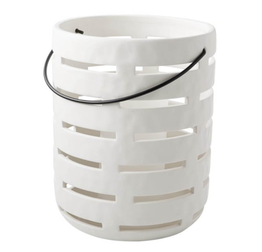 BLACK AND WHITE PATIO IDEAS