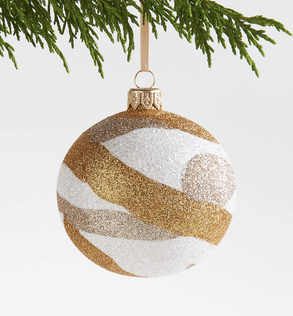 neutral christmas tree decor