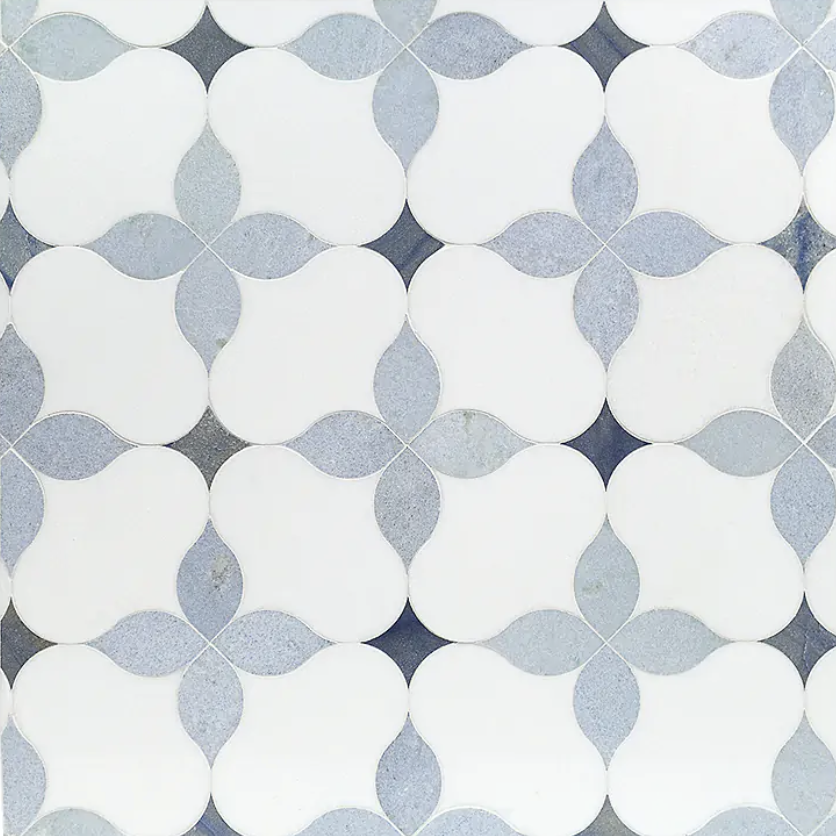 kitchen backsplash with white cabinets