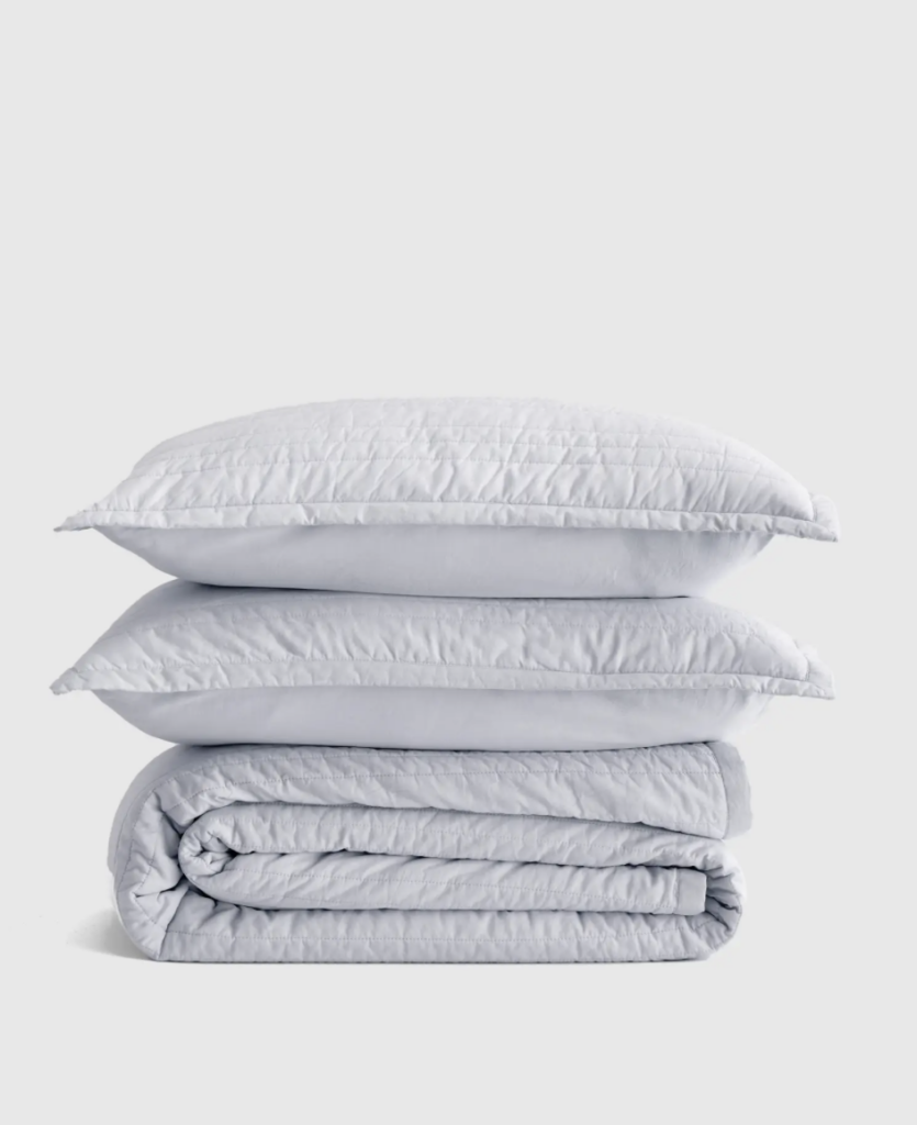 This post is about coastal bedding sets.